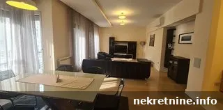 VRACAR HRAM 180m2 , 2600e