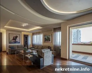 CUKARICA BANOVO BRDO 230m2 , 700000e